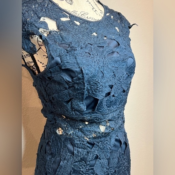 222. Romeo + Juliet Couture Navy Cut-Out Bodycon Dress S - Picture 3 of 8